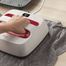 Cargar imagen en el visor de la galería, Plancha de Calor Easypress 2 Cricut Color Frambuesa 9" x 9"